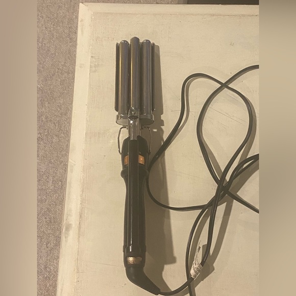 Isinis Dannyco Triple Barrel Hair Waver - Picture 2 of 7